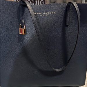 Marc Jacobs lightweight navy blue tote bag with inside zipper pocket.